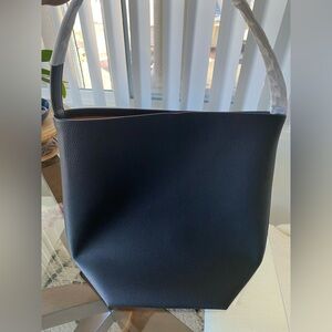 N/S Style Designer-Inspired Large Leather Tote in Black NWOT